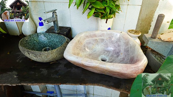 Chậu rửa mặt có thể đặt trên tấm gỗ hoặc đá grannit