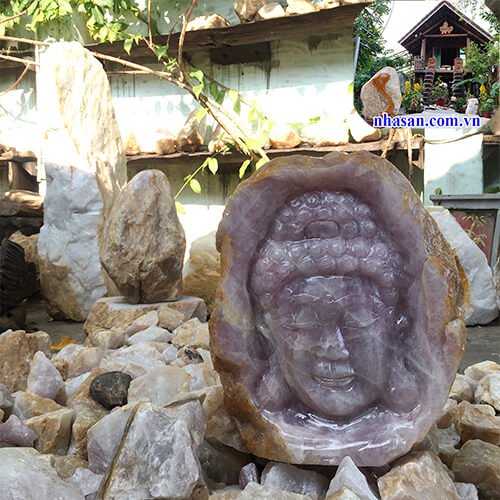 Mặt Phật Thích Ca trên cuội đá thạch anh hồng