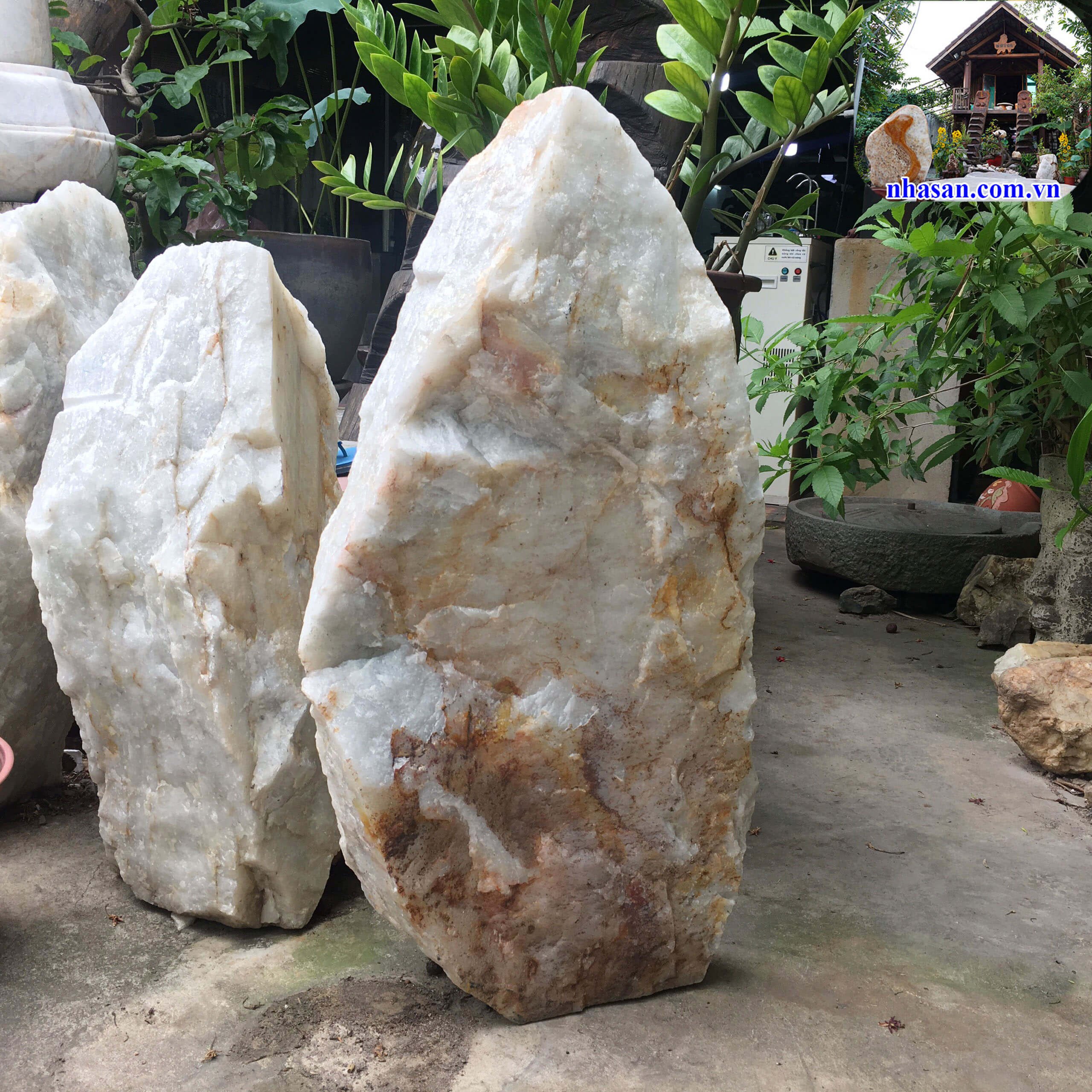Trụ đá thạch anh trắng thô nguyên khối trấn trạch K116-1