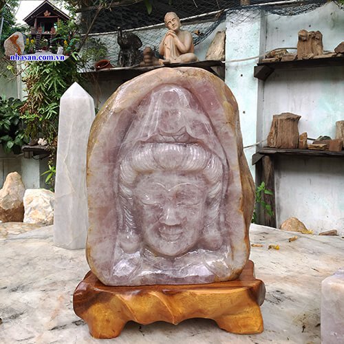 Tượng mặt Phật Quan Thế Âm bằng đá thạch anh hồng 