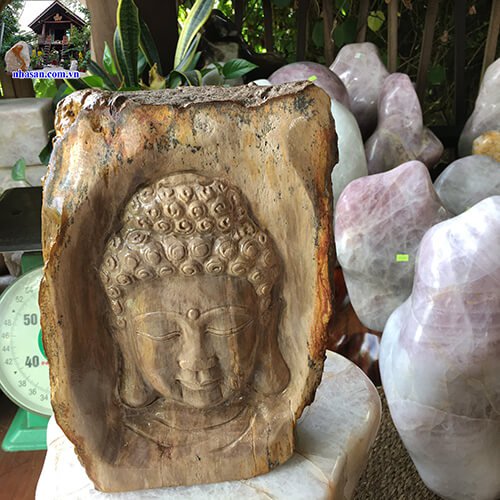 Tượng Phật Tích Ca gỗ hóa thạch tự nhiên phong thủy
